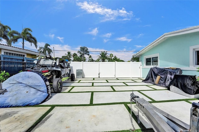 view of yard featuring a patio