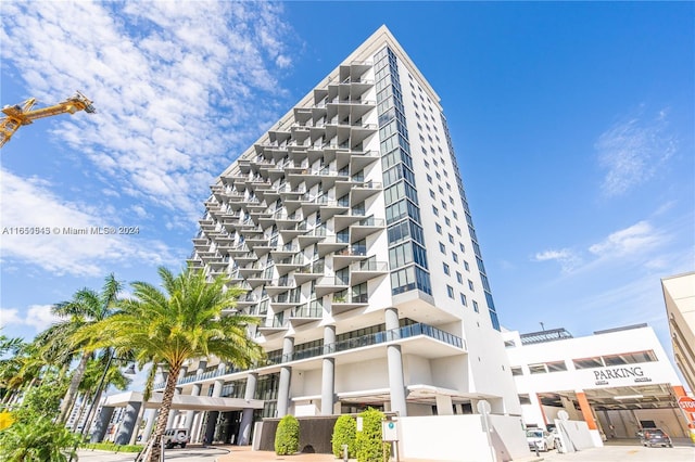 5252 NW 85th Ave Unit 1909, Doral, FL 33166 - view of apartment building / complex