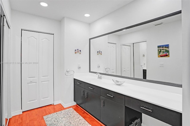 dining room featuring light tile patterned floors