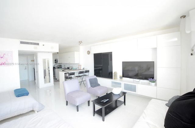 100 Lincoln Rd Unit 1605, Miami Beach, FL 33139 - view of living area