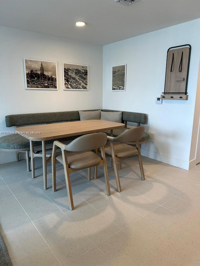 601 NE 1 St Ave Unit 3513, Florida City, FL 33132 - dining room featuring visible vents, recessed lighting, breakfast area, and baseboards