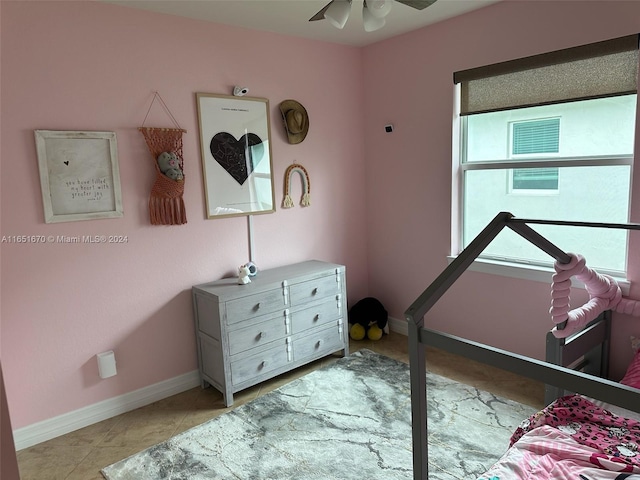 bedroom with ceiling fan