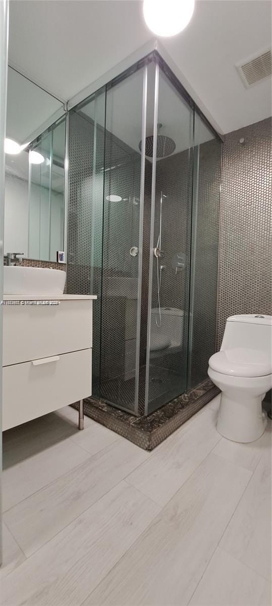 846 Michigan Ave Unit 101, Miami Beach, FL 33139 - full bath featuring vanity and a stall shower