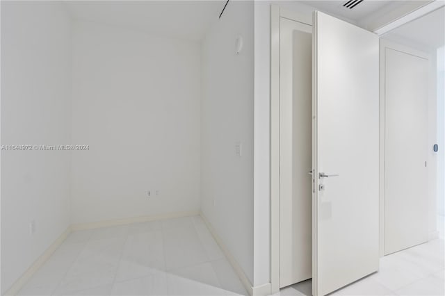300 Biscayne Blvd Way Unit 4404, Miami, FL 33131 - unfurnished room with baseboards