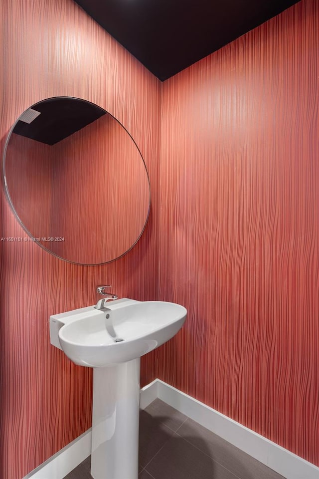 1100 Biscayne Blvd Unit 4004, Miami, FL 33132 - bathroom featuring tile patterned floors and baseboards