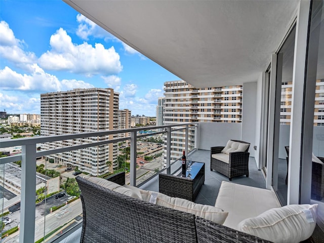 balcony featuring an outdoor hangout area