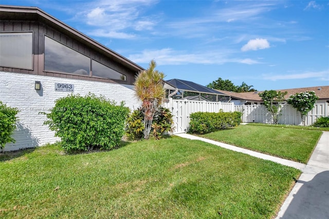 view of yard featuring fence