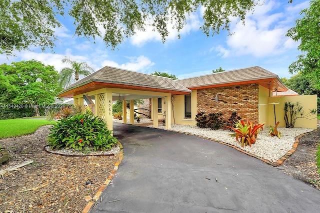 view of front of property