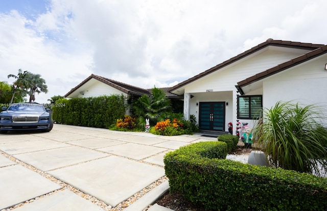 view of front of property