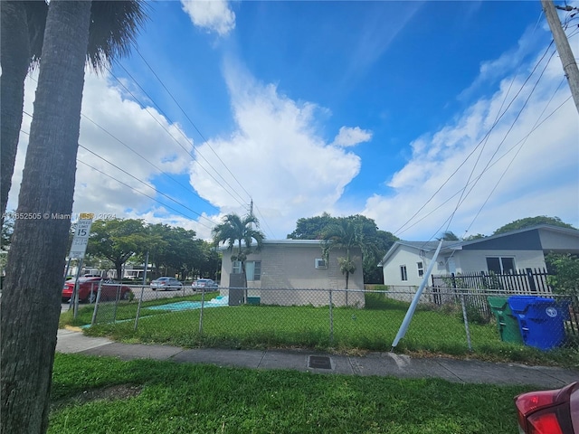 view of front of house with a front lawn