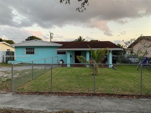 view of front of property with a front yard