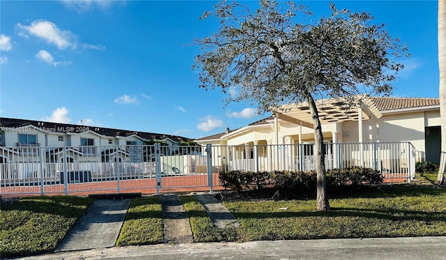 view of front of house with a front yard