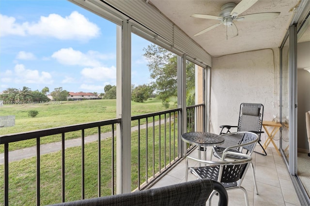 balcony with ceiling fan