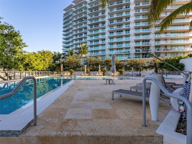 view of swimming pool