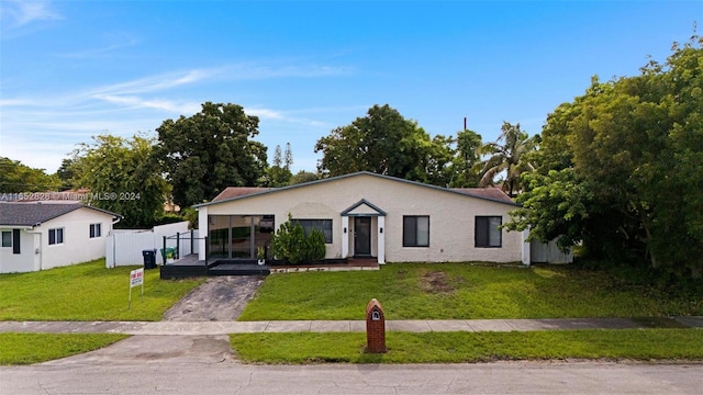 view of front of house with a front yard