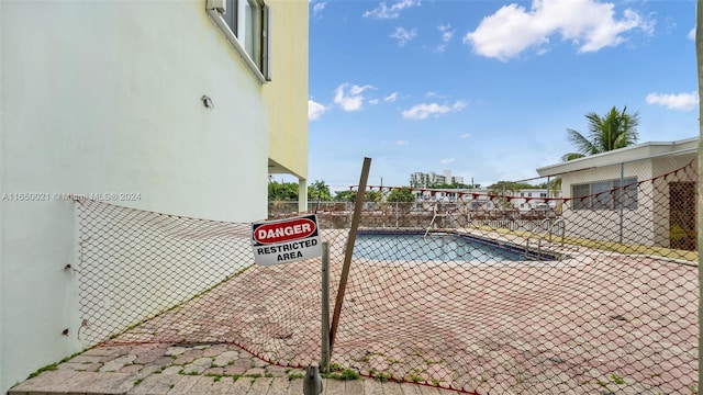 view of swimming pool