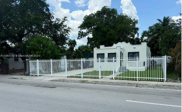 view of front of house