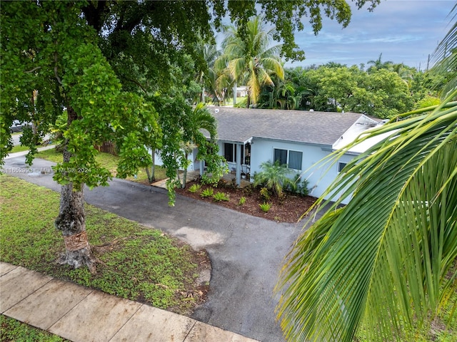 view of front of property