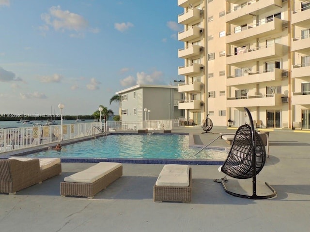 view of swimming pool