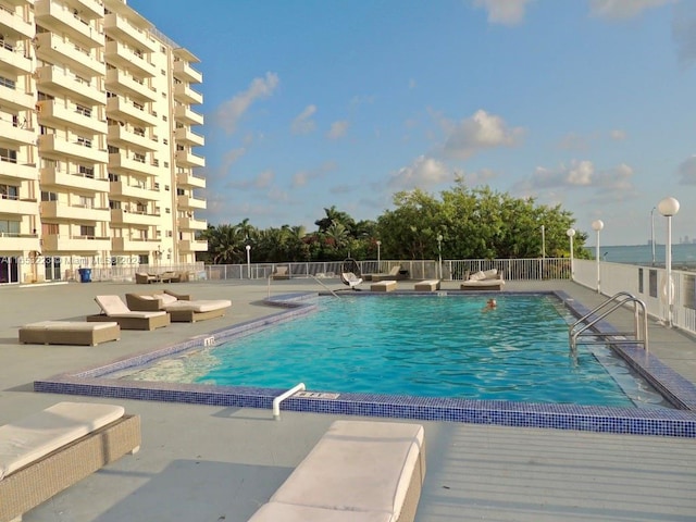 view of swimming pool