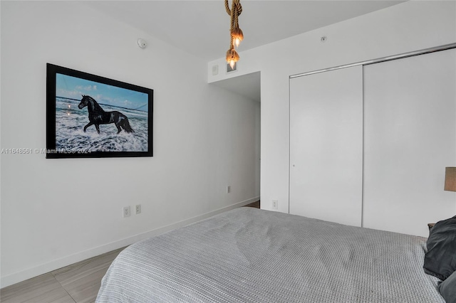 bedroom featuring a closet