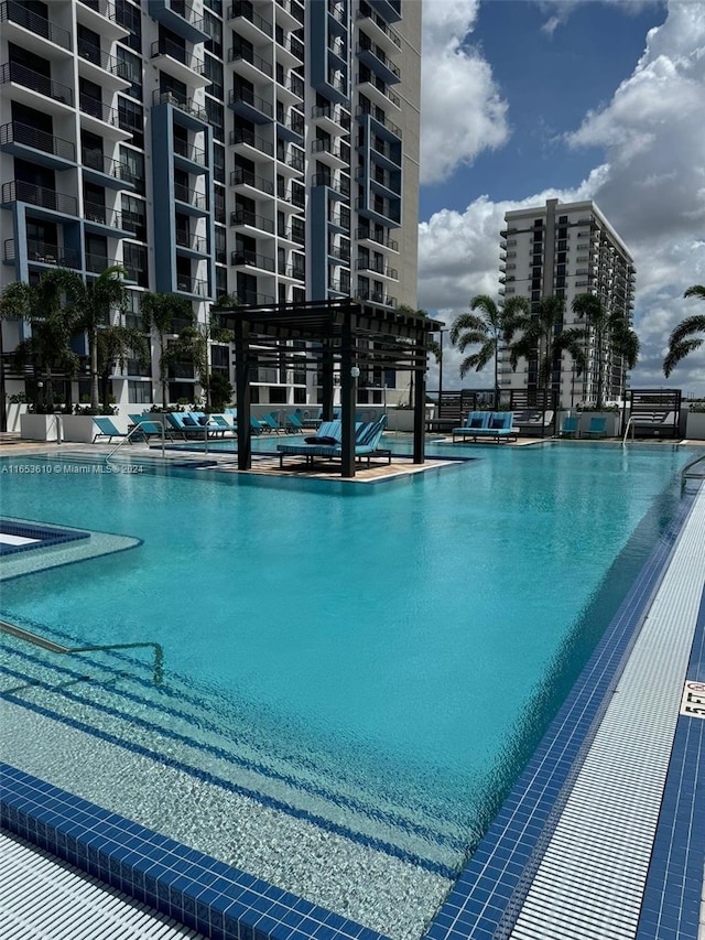 view of swimming pool