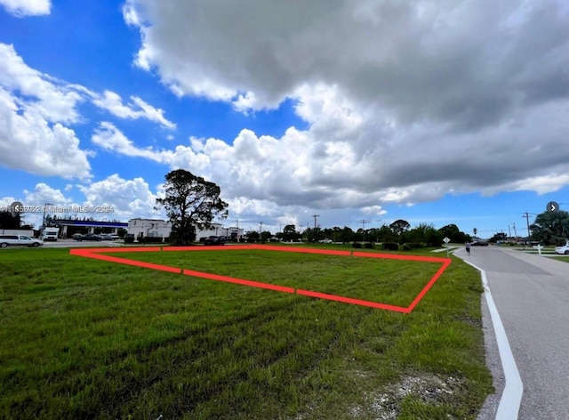 Listing photo 2 for 1523 SW 16th Ct, Cape Coral FL 33991