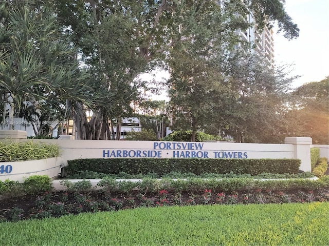 view of community / neighborhood sign