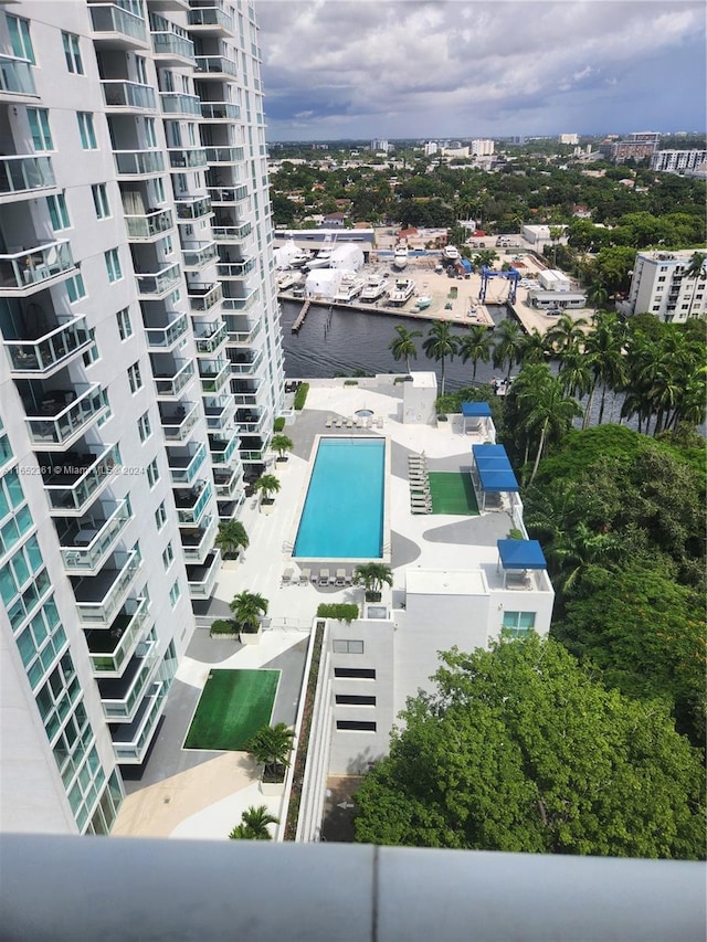 bird's eye view featuring a water view