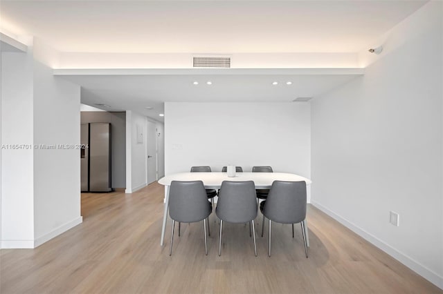 20505 E Country Club Dr Unit 231, Aventura, FL 33180 - dining area featuring recessed lighting, visible vents, baseboards, and light wood-style flooring