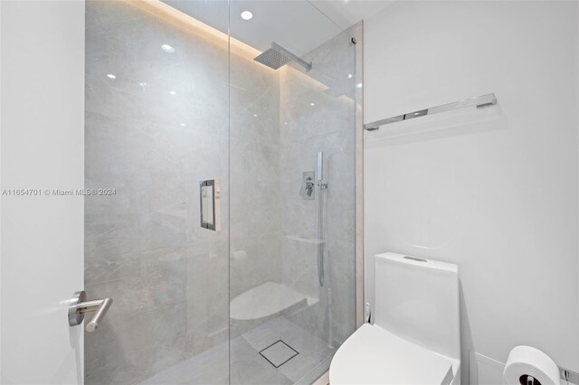 20505 E Country Club Dr Unit 231, Aventura, FL 33180 - full bath with toilet and a walk in shower