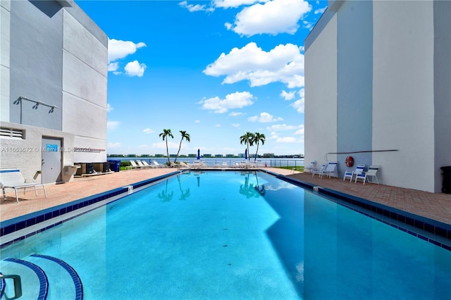 1516 S Lakeside Dr Unit 112, Lake Worth, FL 33460 - view of community pool