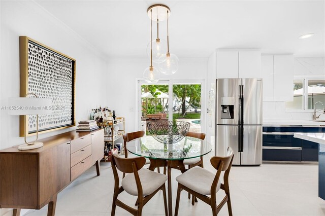 living room with a notable chandelier