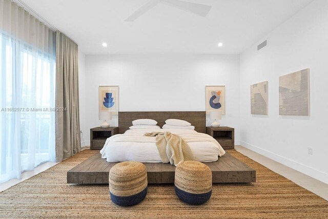 bedroom featuring ceiling fan