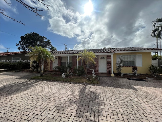 view of front of property