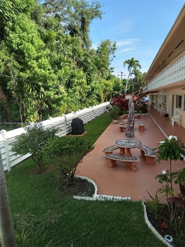 view of yard with a patio