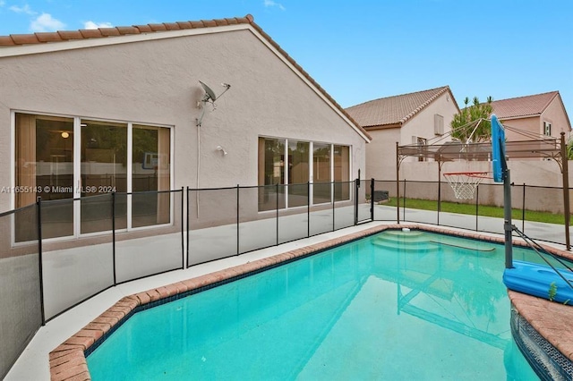 view of swimming pool