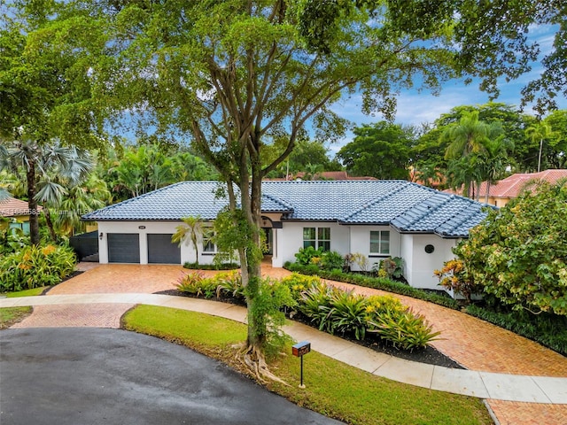 view of front facade with a garage