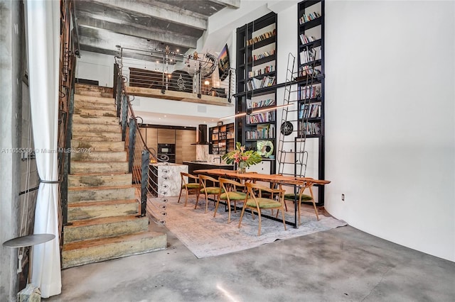 interior space featuring concrete flooring