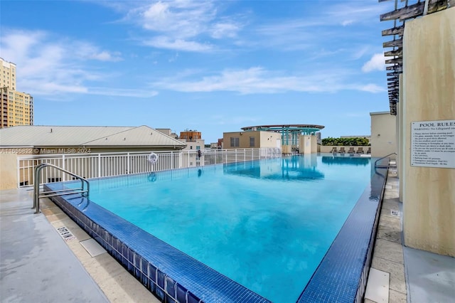 view of swimming pool