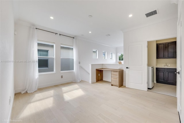 bathroom with recessed lighting, visible vents, washer / dryer, and wood finished floors