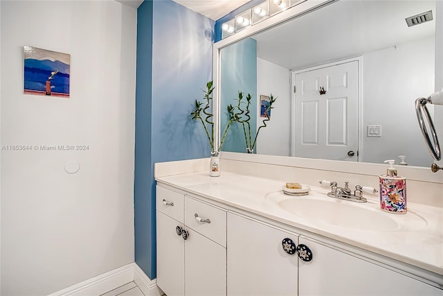 bathroom with vanity