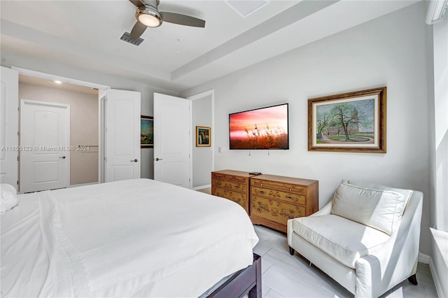 bedroom with ceiling fan