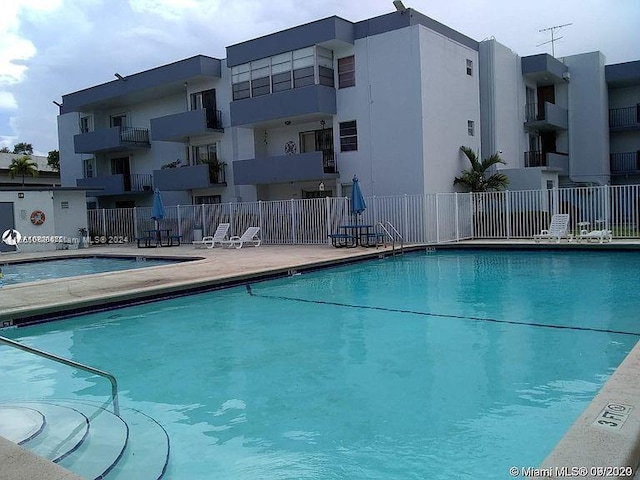 view of swimming pool