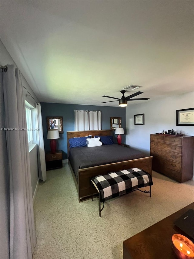 bedroom featuring ceiling fan