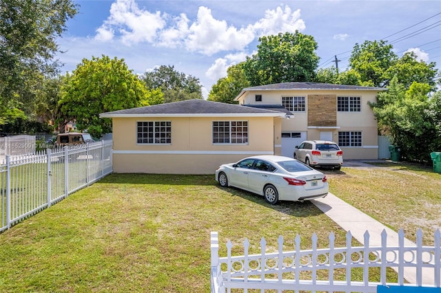 view of front facade with a front yard