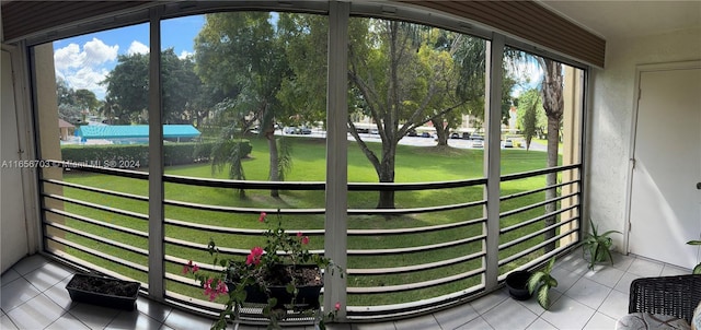 unfurnished sunroom with a healthy amount of sunlight