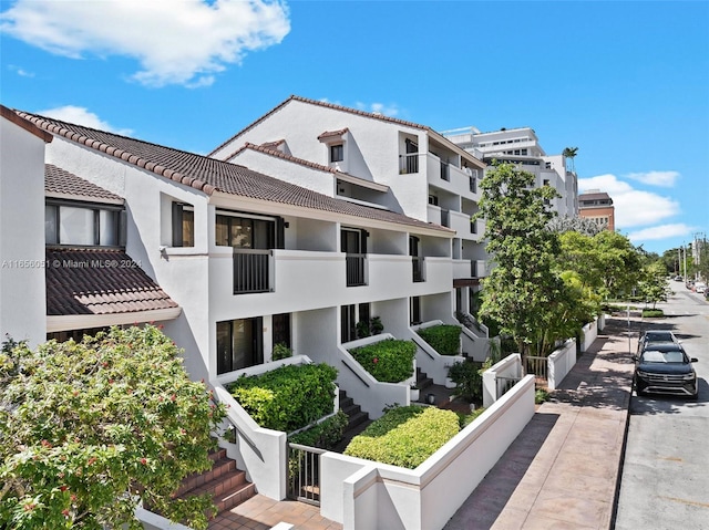 2600 Cardena St Unit 11, Coral Gables, FL 33134 - view of building exterior with stairway