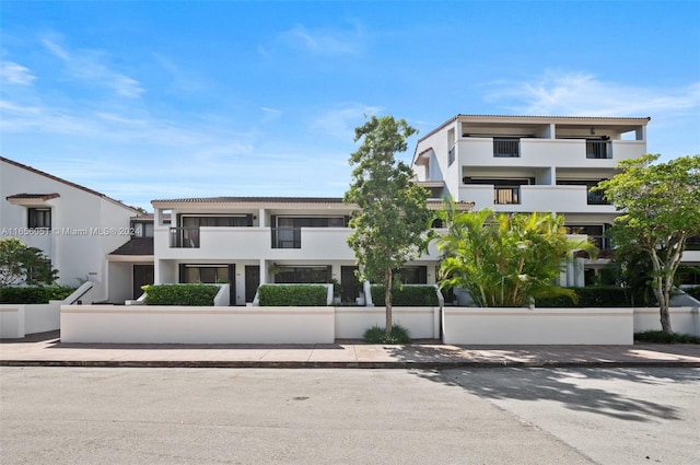 2600 Cardena St Unit 11, Coral Gables, FL 33134 - view of property with a fenced front yard