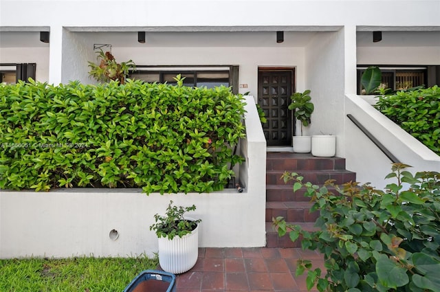 2600 Cardena St Unit 11, Coral Gables, FL 33134 - entrance to property with stucco siding